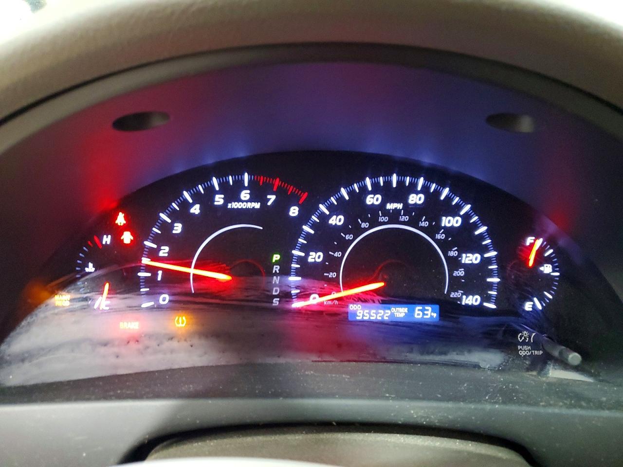 2011 TOYOTA CAMRY LE photo 25