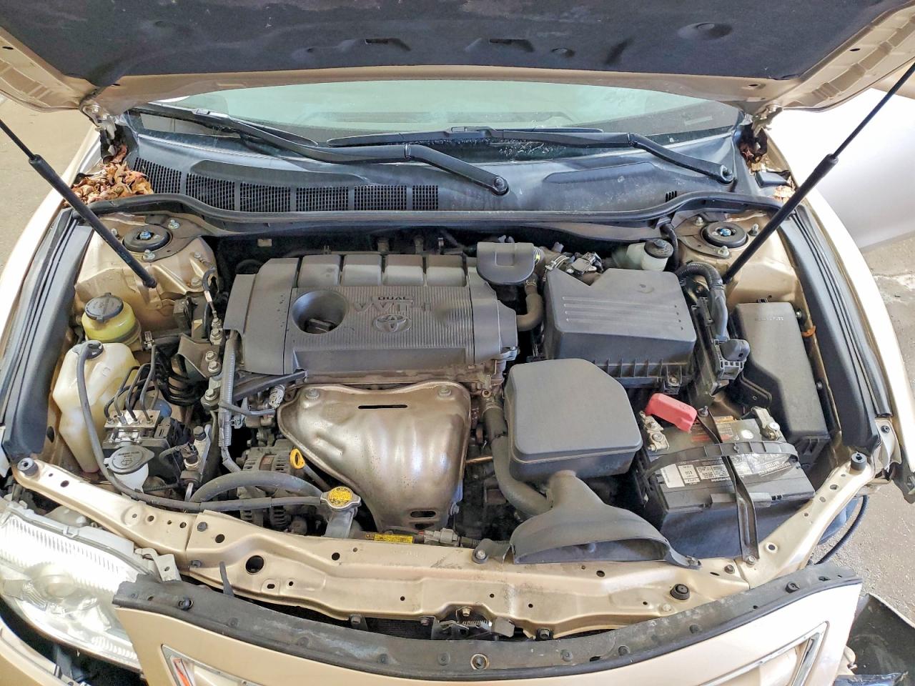 2011 TOYOTA CAMRY LE photo 31