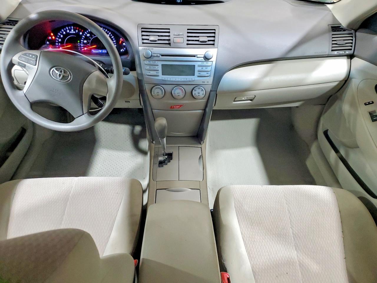 2011 TOYOTA CAMRY LE photo 22