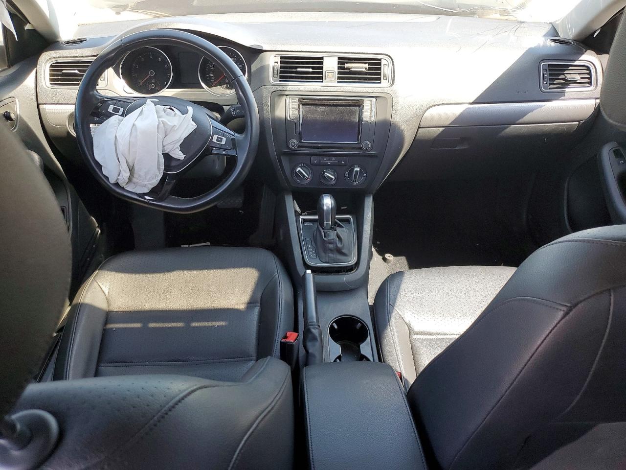 2017 VOLKSWAGEN JETTA SE photo 15