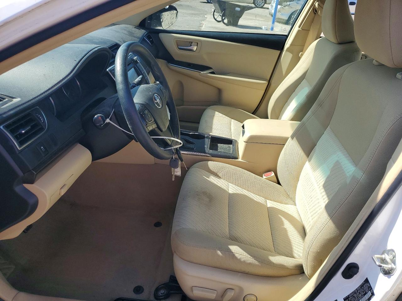 2016 TOYOTA CAMRY LE photo 19