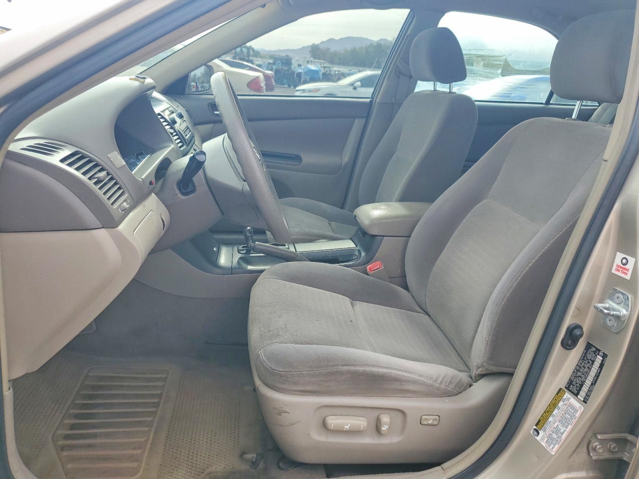 2005 TOYOTA CAMRY LE photo 19