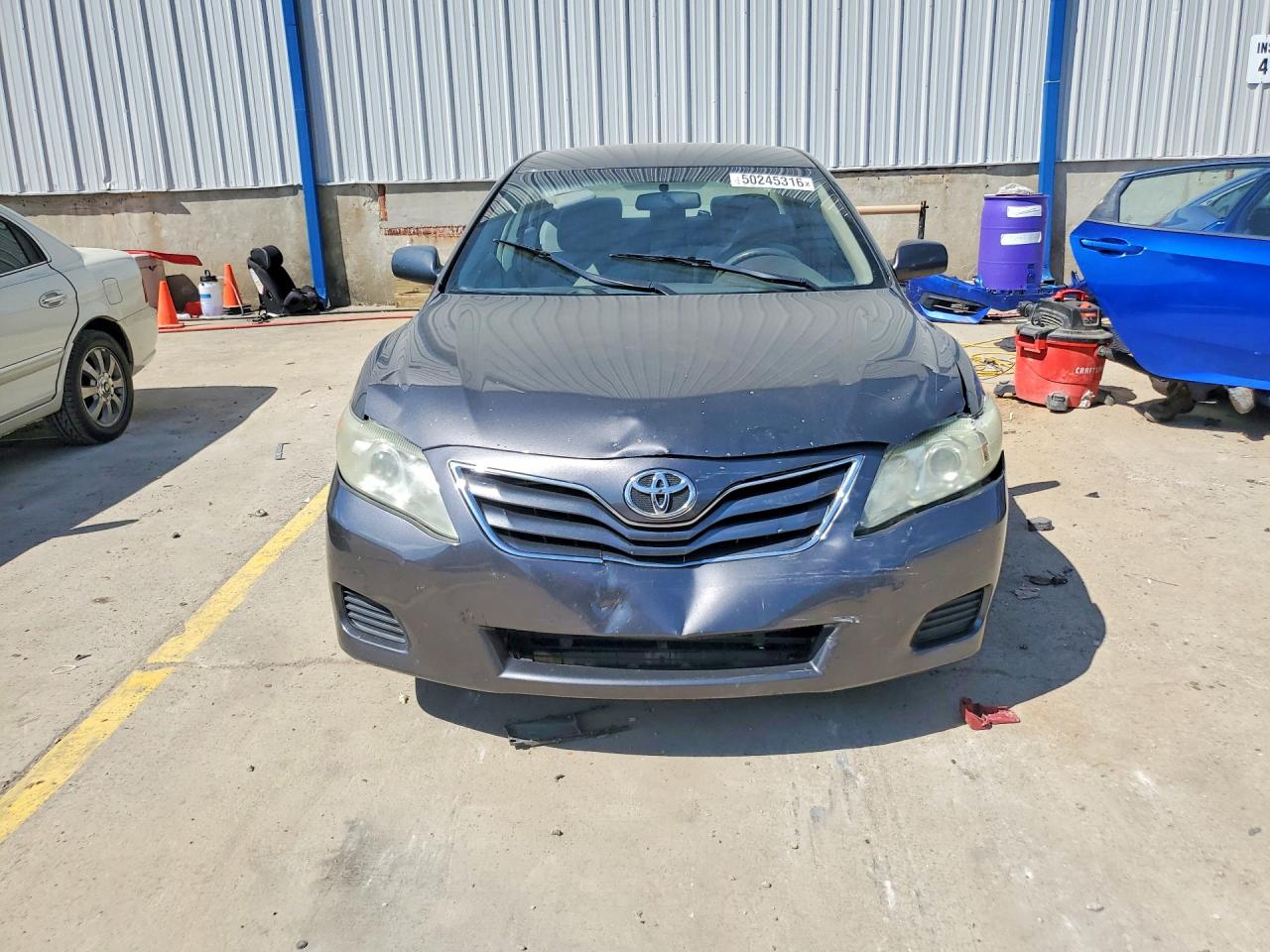 2011 TOYOTA CAMRY LE photo 5