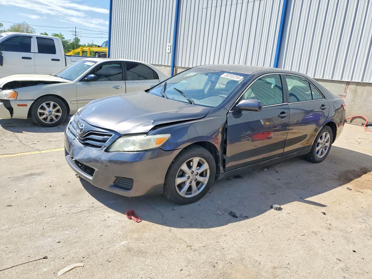 2011 TOYOTA CAMRY