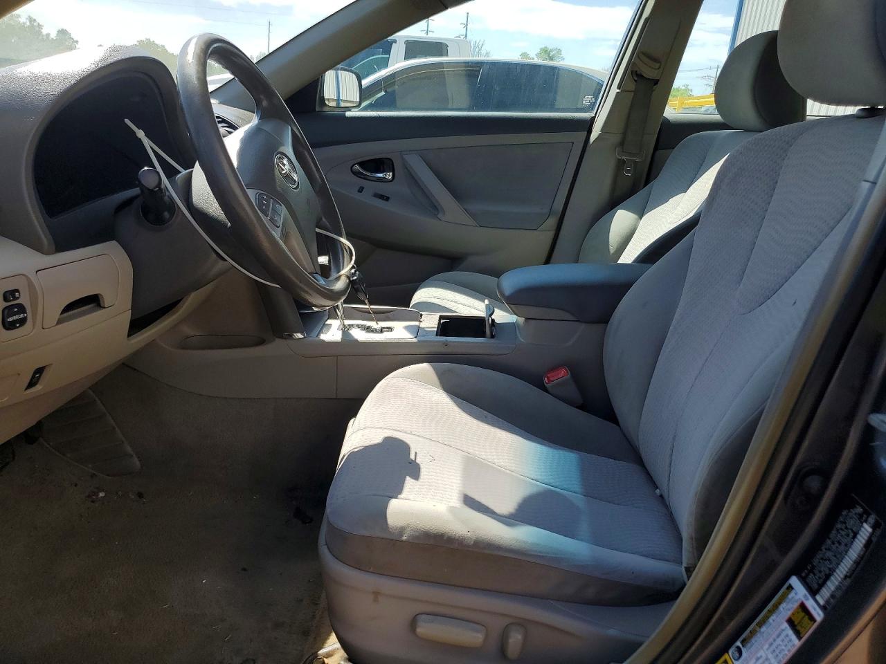 2011 TOYOTA CAMRY LE photo 7