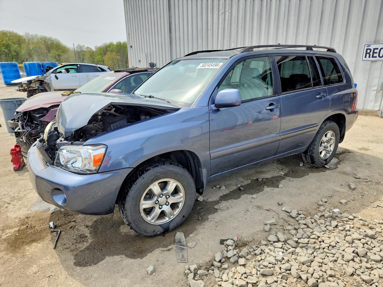 2004 TOYOTA HIGHLANDER