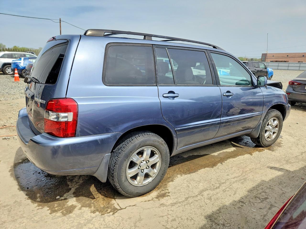2004 TOYOTA HIGHLANDER BASE photo 5
