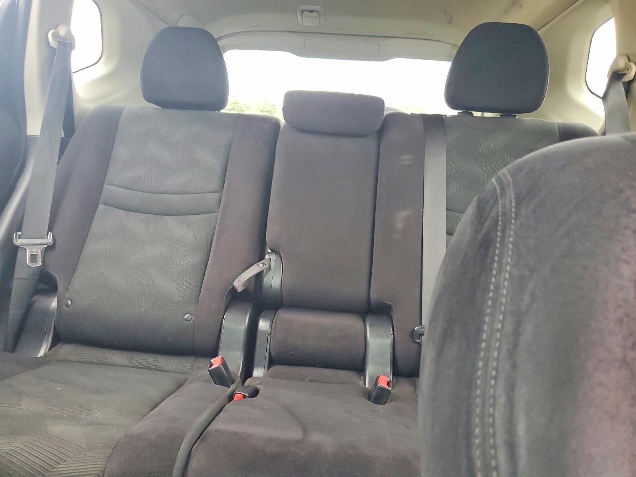 2014 NISSAN ROGUE SV photo 28