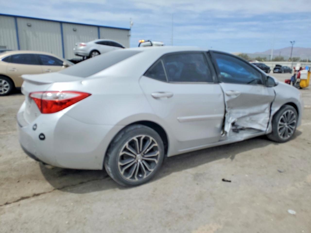 2015 TOYOTA COROLLA S PLUS photo 3