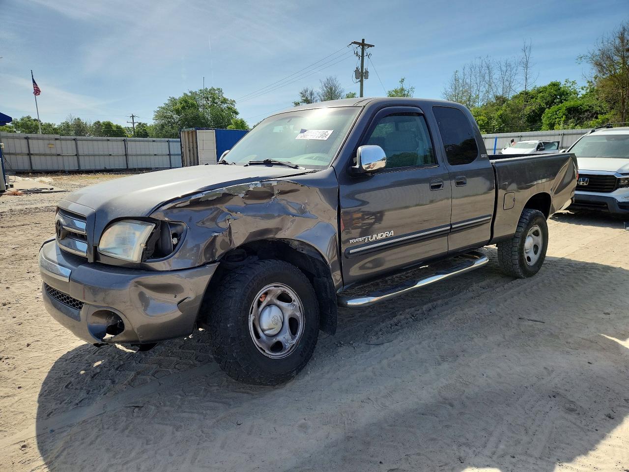 2004 TOYOTA TUNDRA