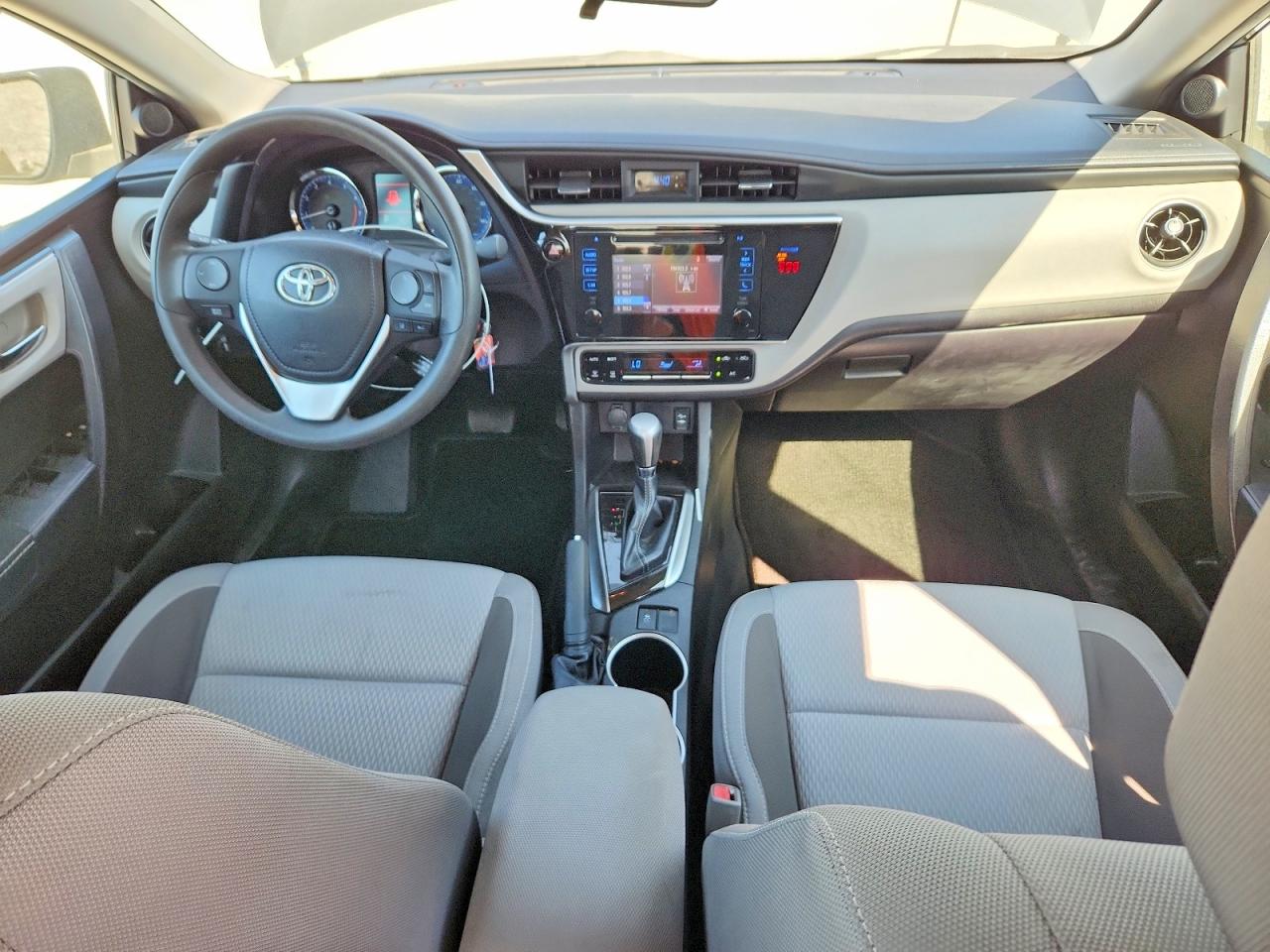 2018 TOYOTA COROLLA LE photo 22