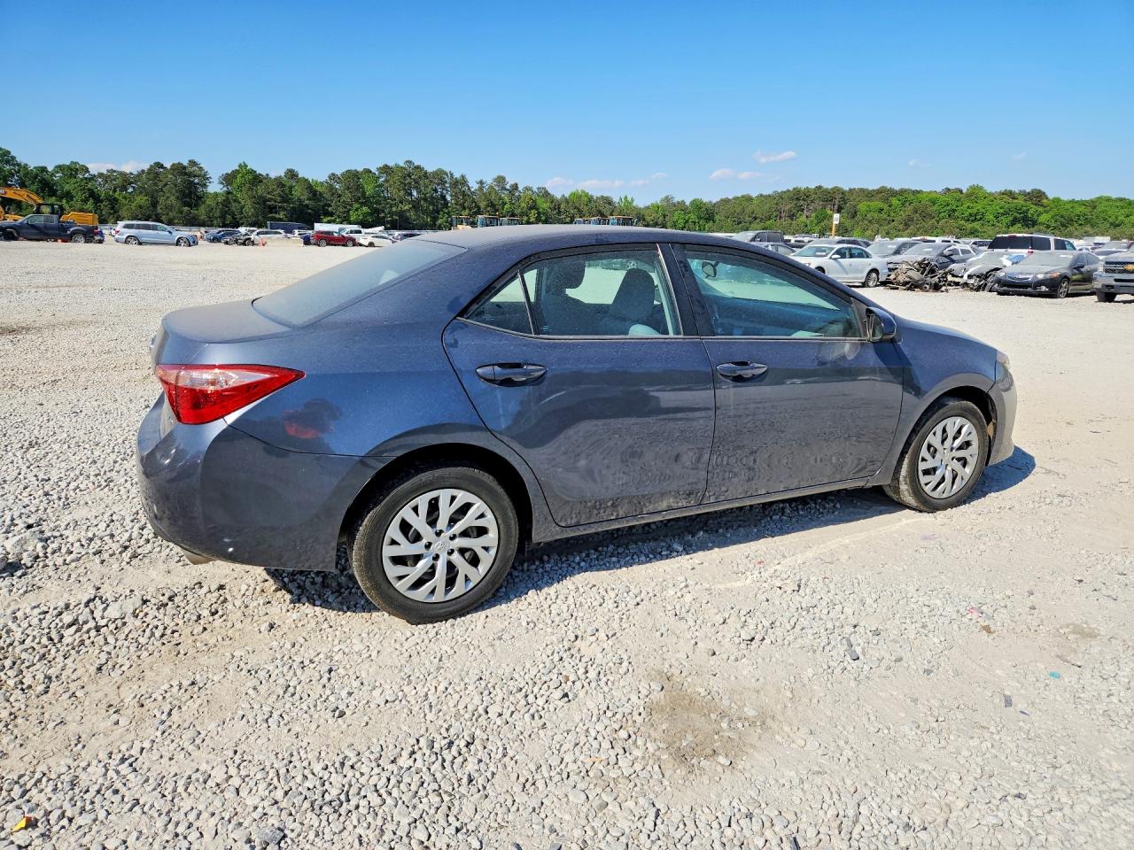 2018 TOYOTA COROLLA LE photo 7