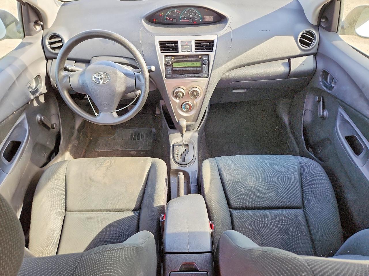 2009 TOYOTA YARIS BASE photo 15