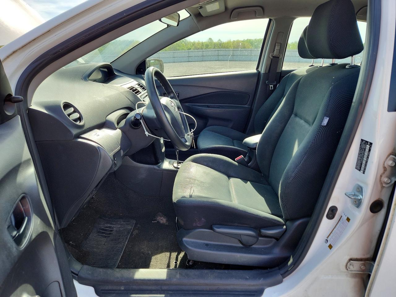 2009 TOYOTA YARIS BASE photo 13
