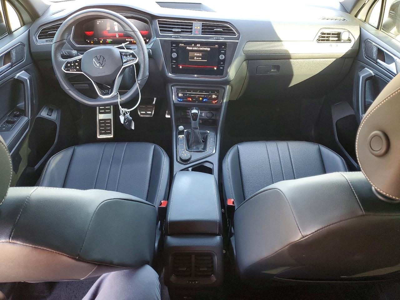2024 VOLKSWAGEN TIGUAN SE R-LINE BLACK photo 22