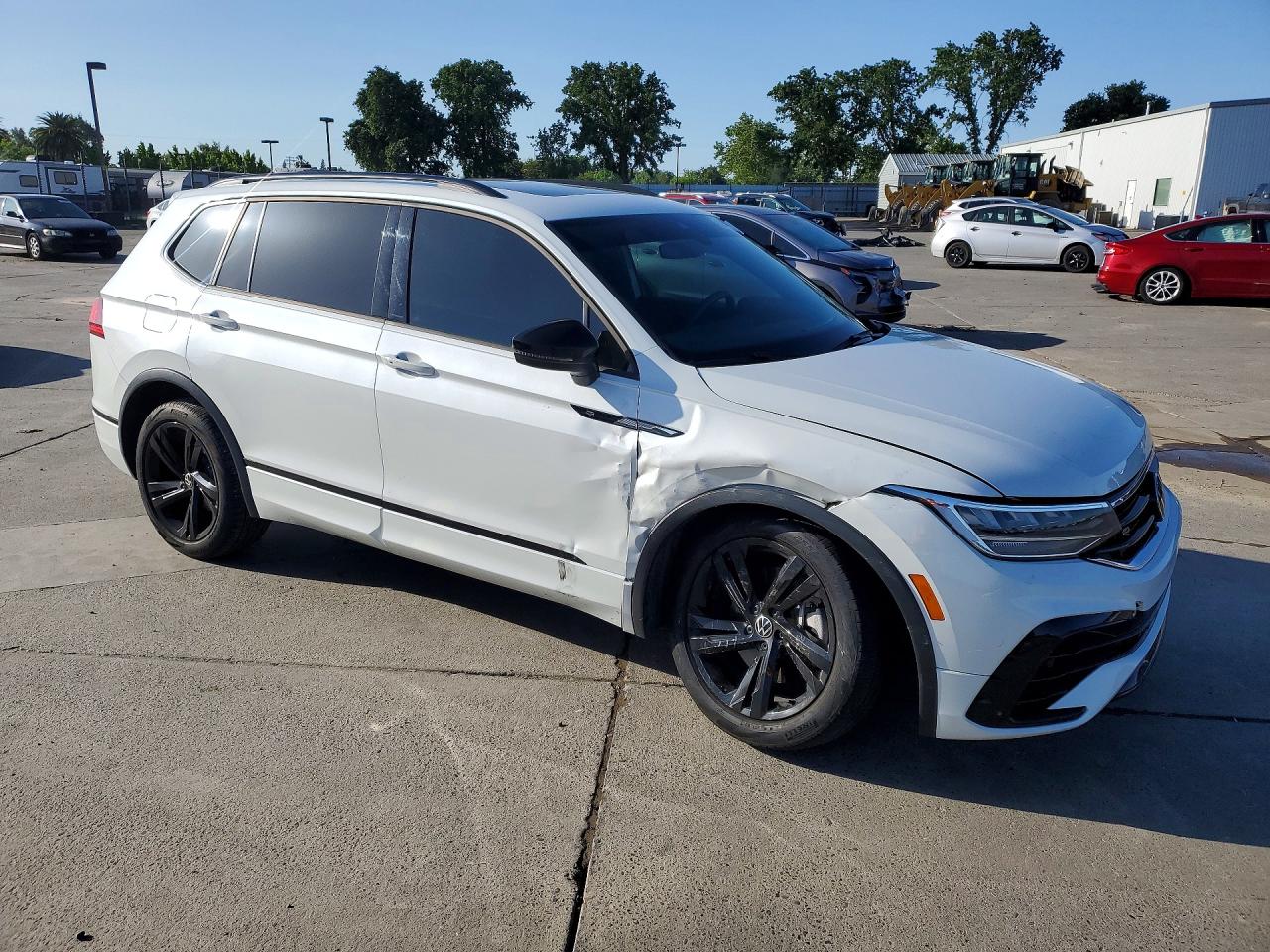 2024 VOLKSWAGEN TIGUAN SE R-LINE BLACK photo 10