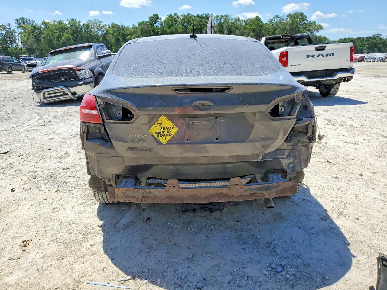 2017 FORD FOCUS SE photo 11