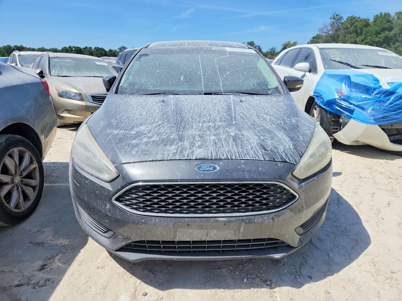 2017 FORD FOCUS SE photo 9