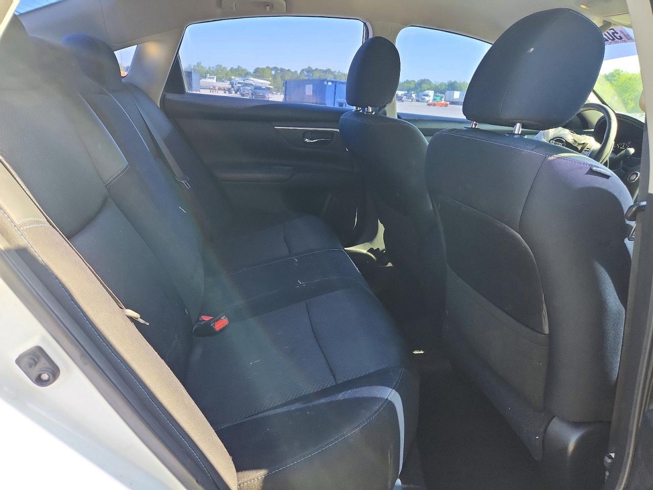 2016 NISSAN ALTIMA 2.5 SR photo 19
