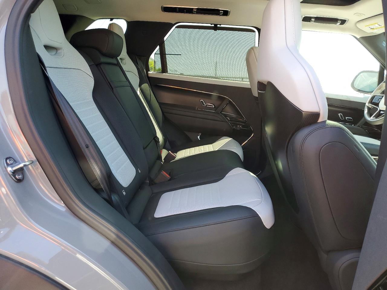 2025 LAND ROVER RANGE ROVER SPORT SV EDITION TWO photo 19