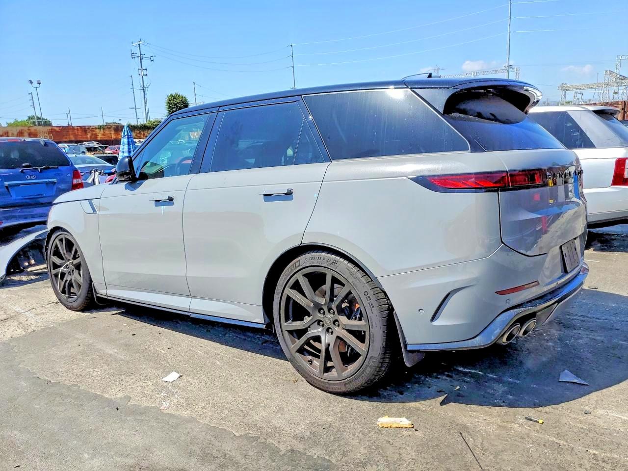 2025 LAND ROVER RANGE ROVER SPORT SV EDITION TWO photo 3
