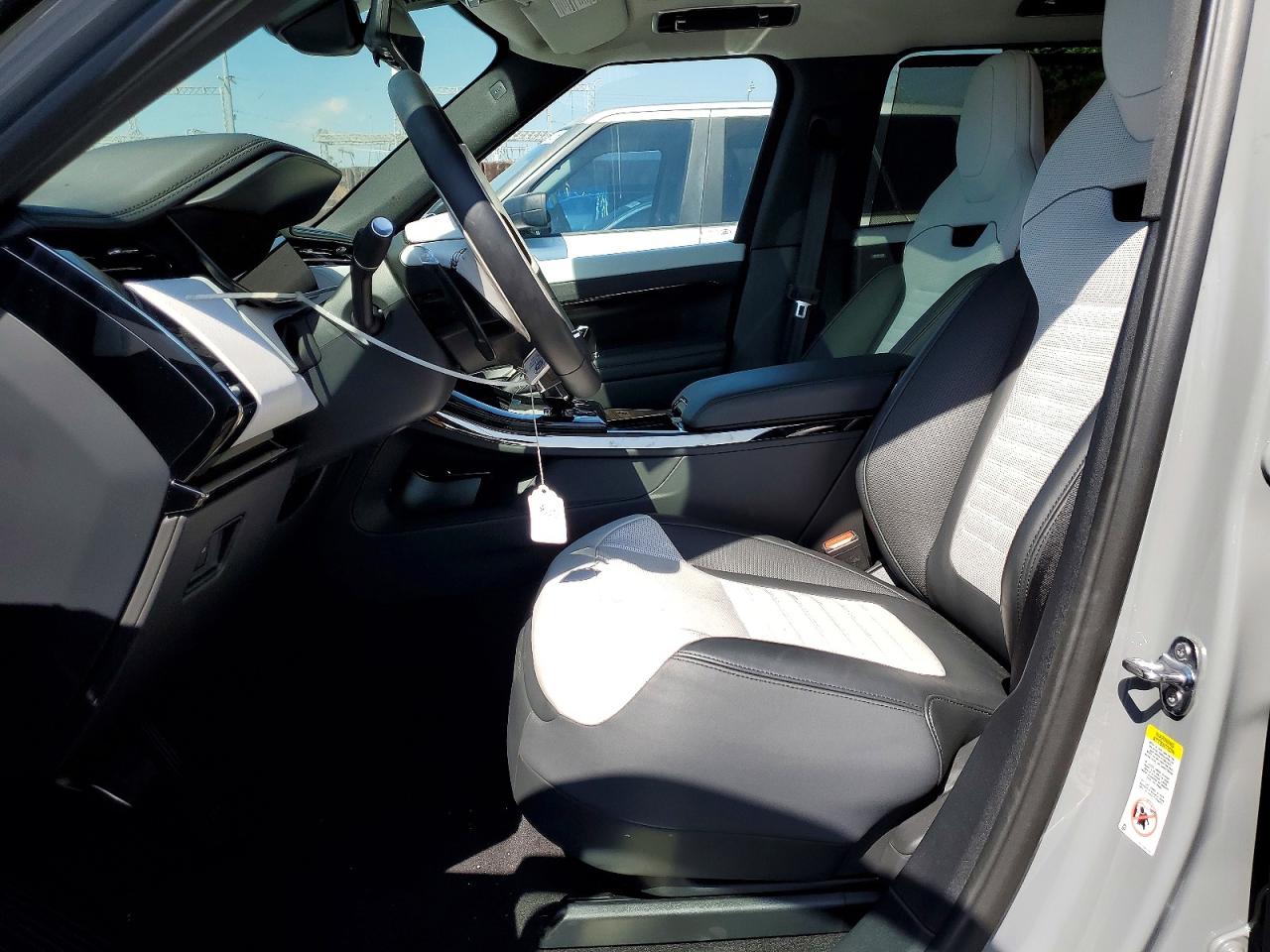 2025 LAND ROVER RANGE ROVER SPORT SV EDITION TWO photo 13