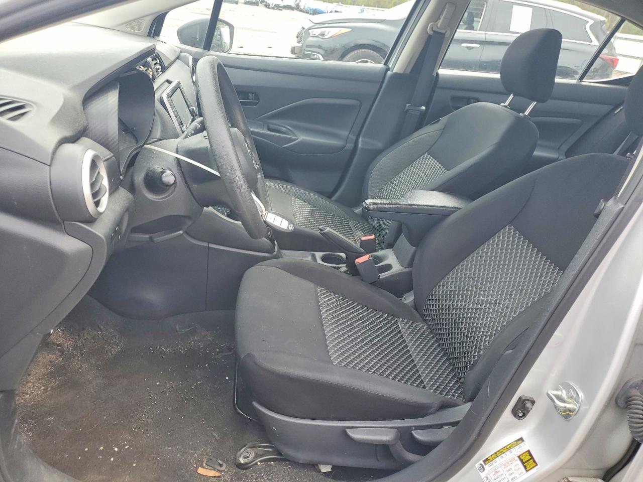 2021 NISSAN VERSA S photo 13