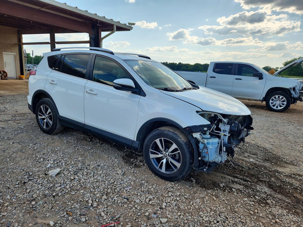 2016 TOYOTA RAV4 XLE photo 10