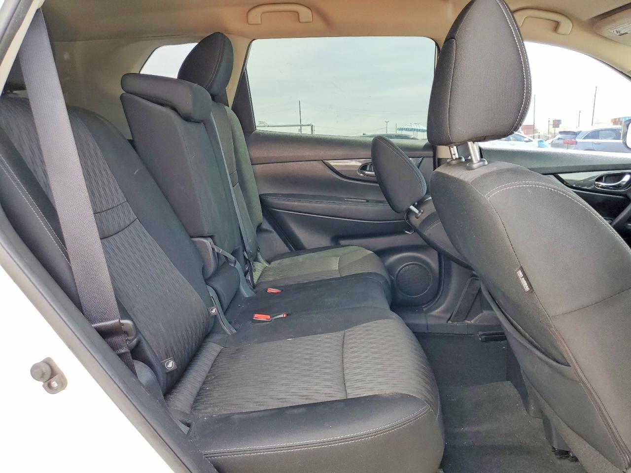 2017 NISSAN ROGUE SV photo 28
