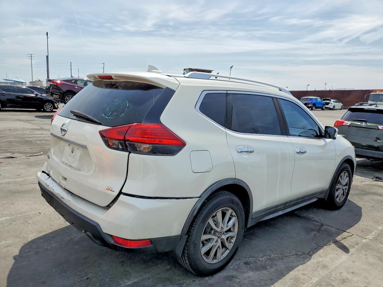 2017 NISSAN ROGUE SV photo 7