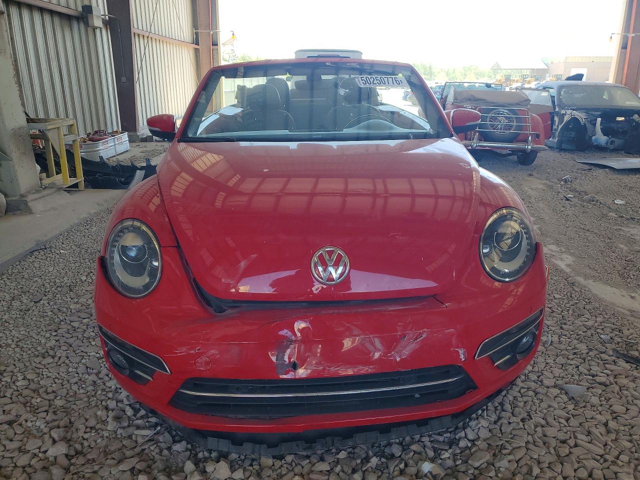 2019 VOLKSWAGEN BEETLE S photo 5