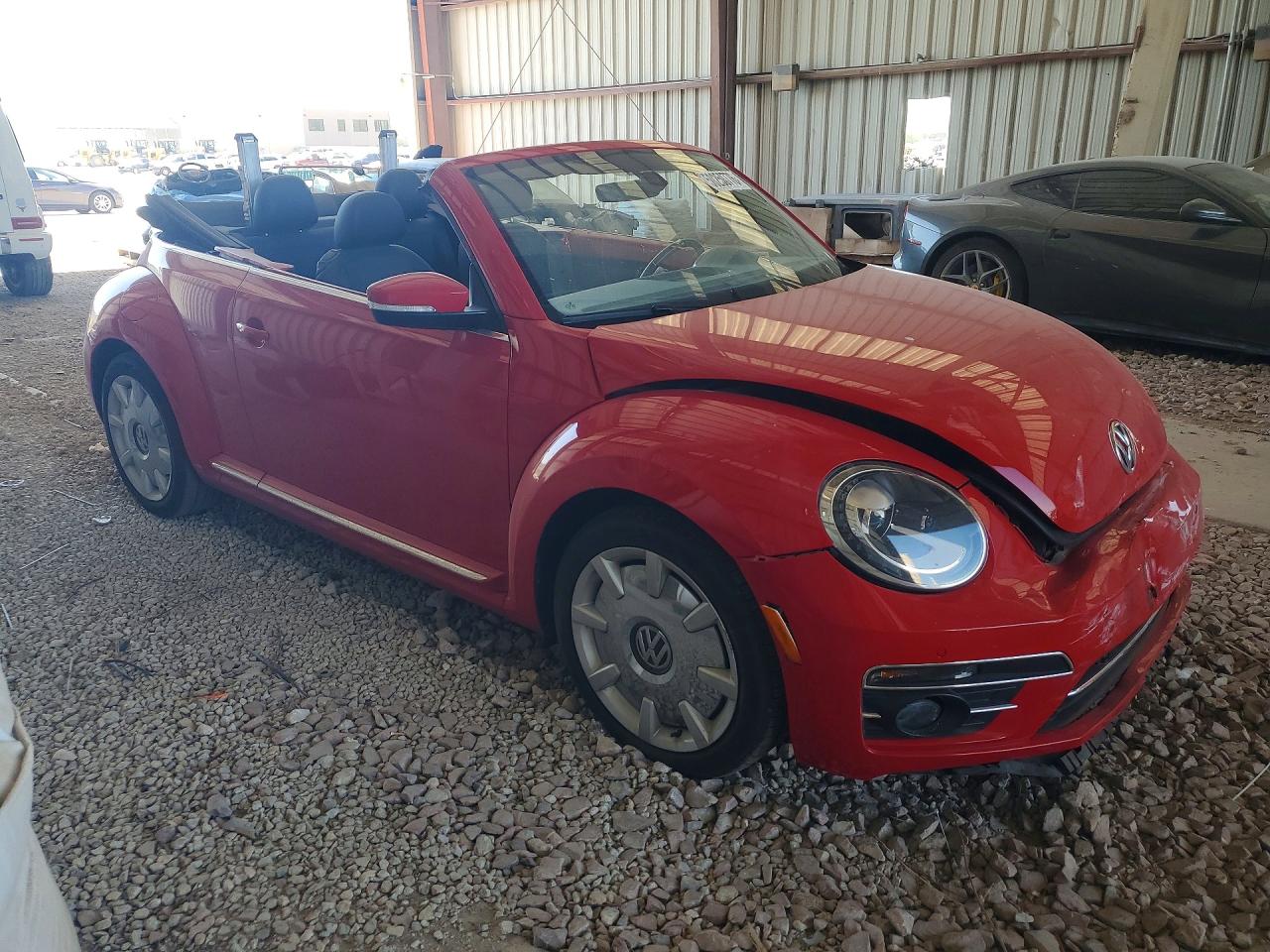 2019 VOLKSWAGEN BEETLE S photo 4