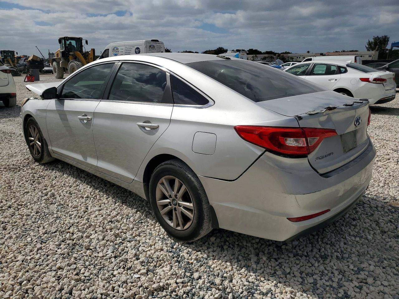 2017 HYUNDAI SONATA SE photo 3