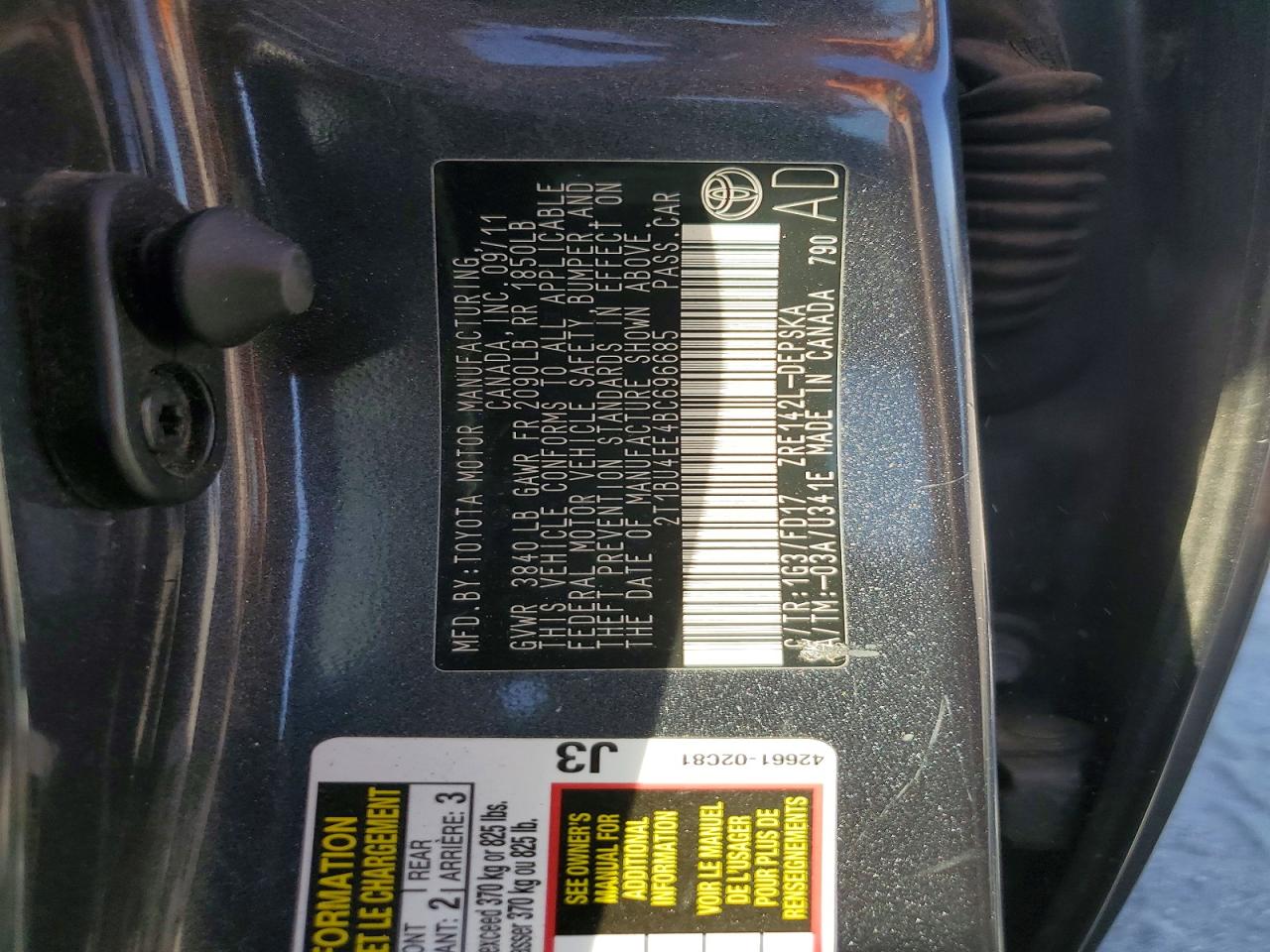 2011 TOYOTA COROLLA photo 12