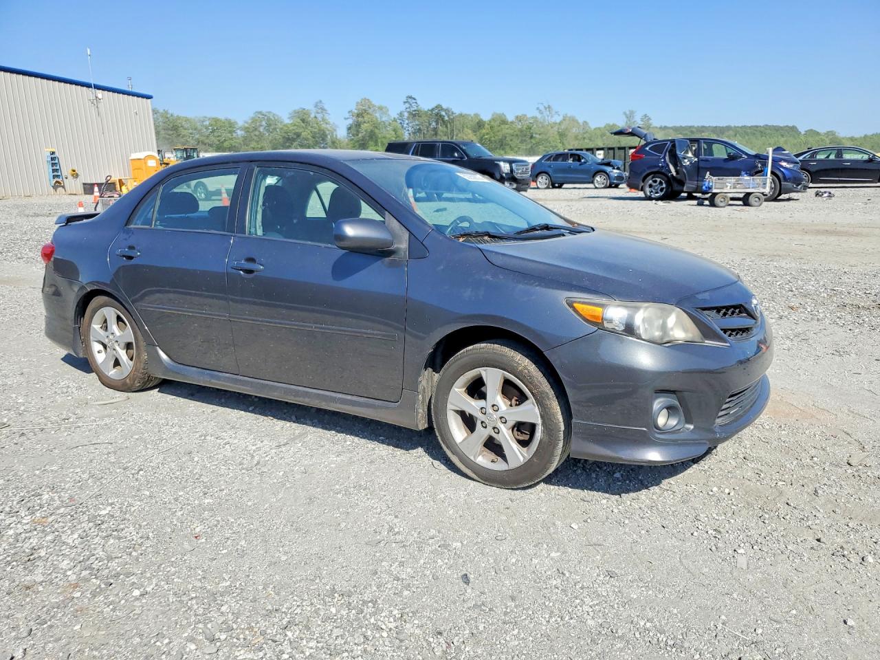 2011 TOYOTA COROLLA photo 4
