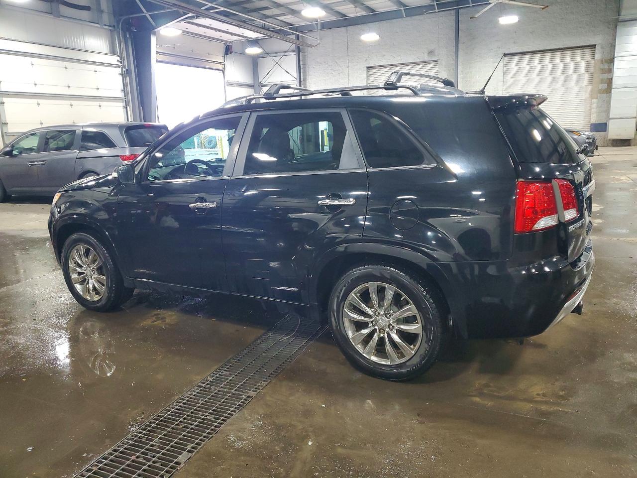 2011 KIA SORENTO SX photo 2