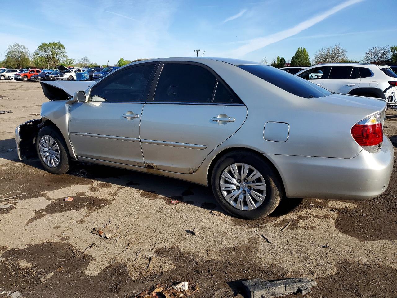 2006 TOYOTA CAMRY LE photo 3