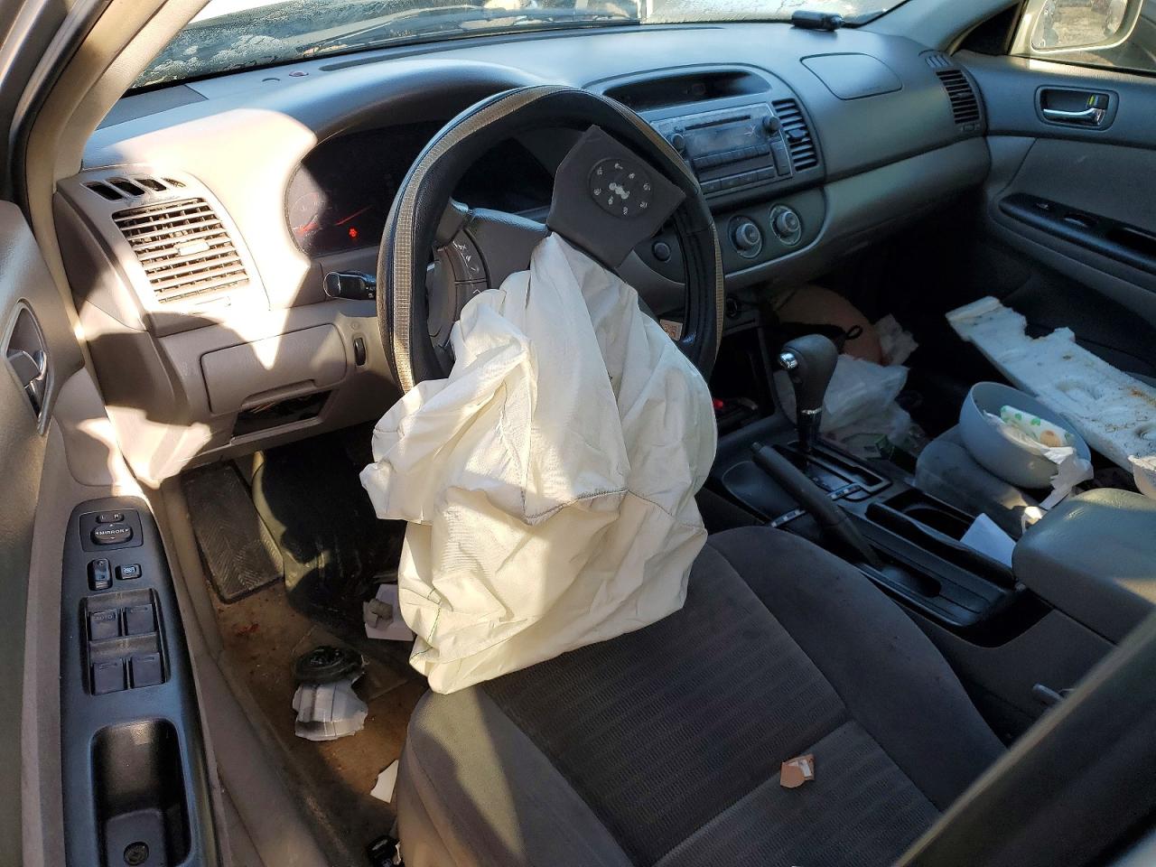 2006 TOYOTA CAMRY LE photo 15