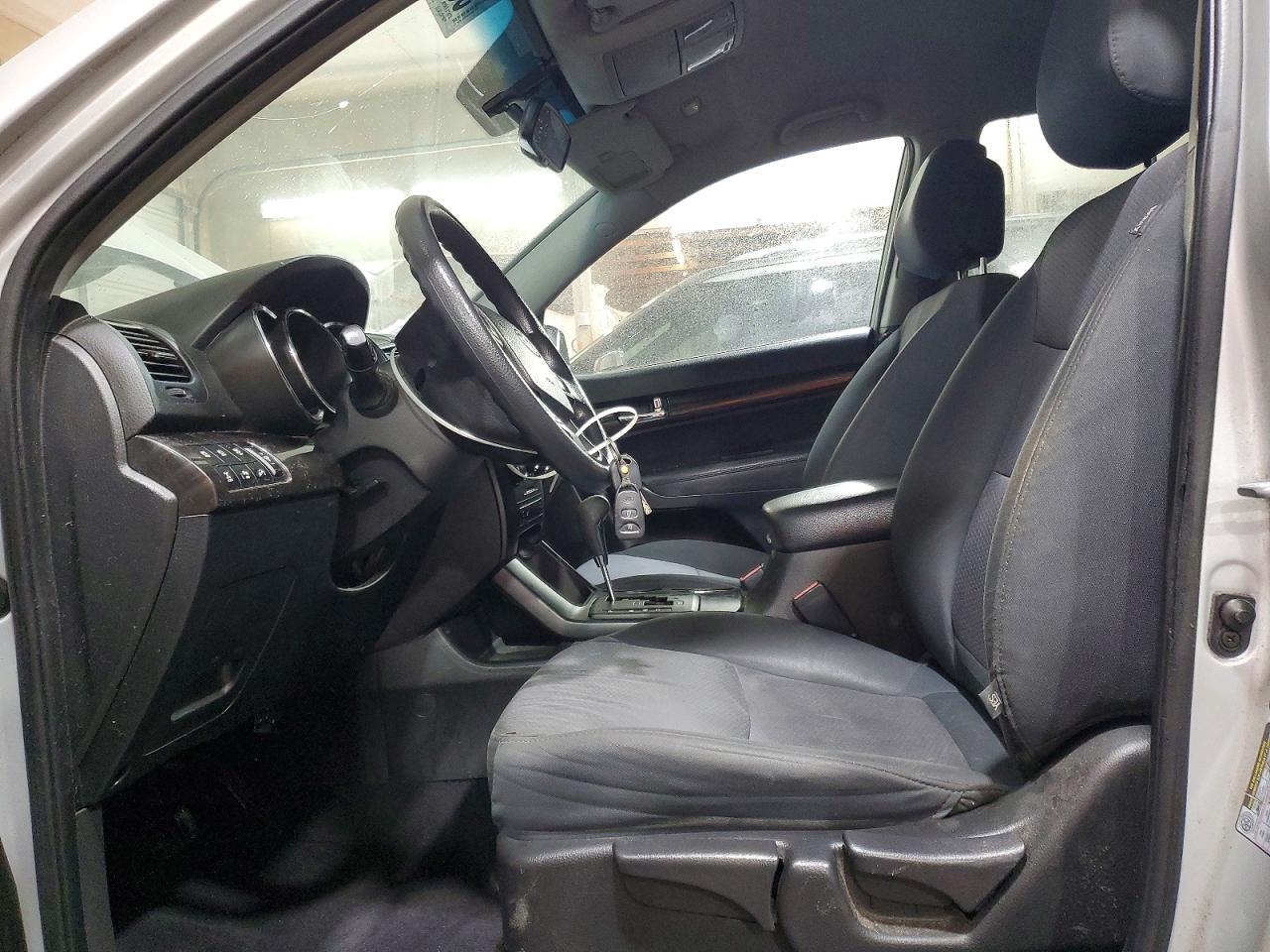2013 KIA SORENTO LX photo 13