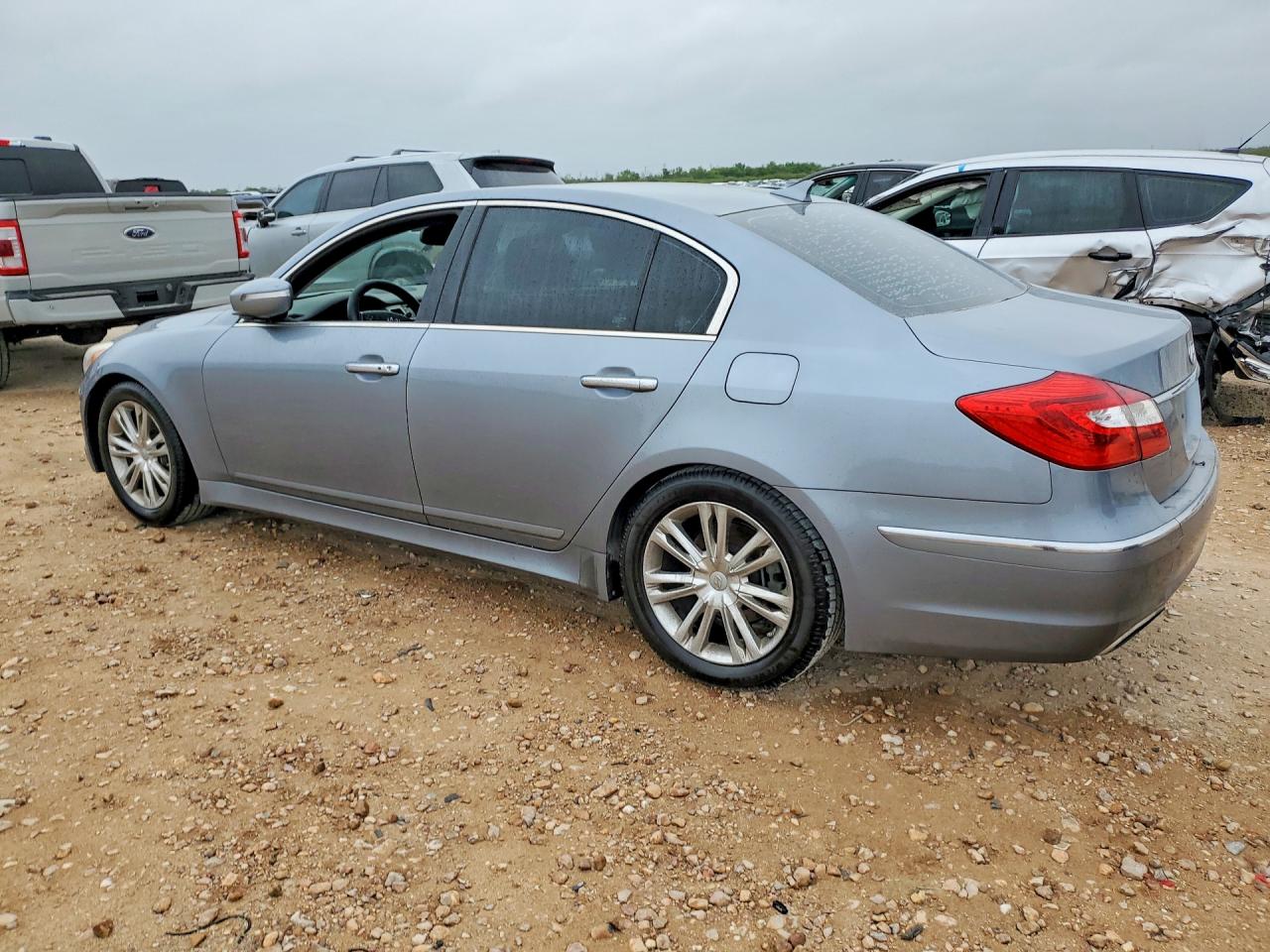 2013 HYUNDAI GENESIS 3.8L photo 3