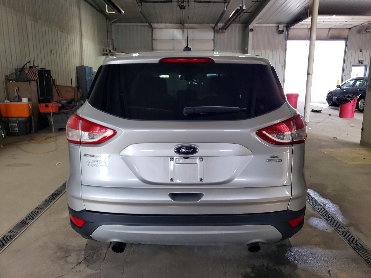 2016 FORD ESCAPE SE photo 16