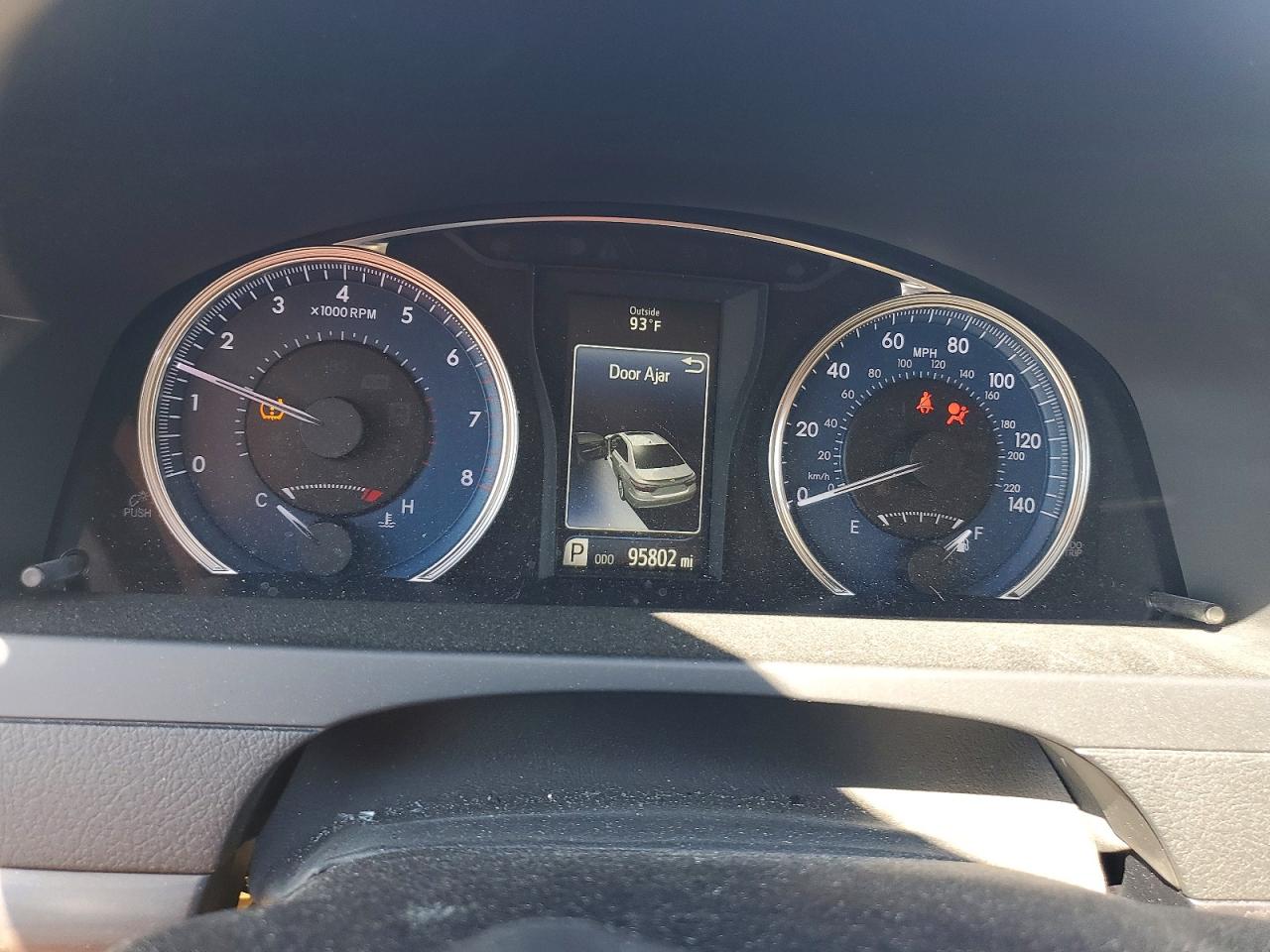 2016 TOYOTA CAMRY XLE photo 17