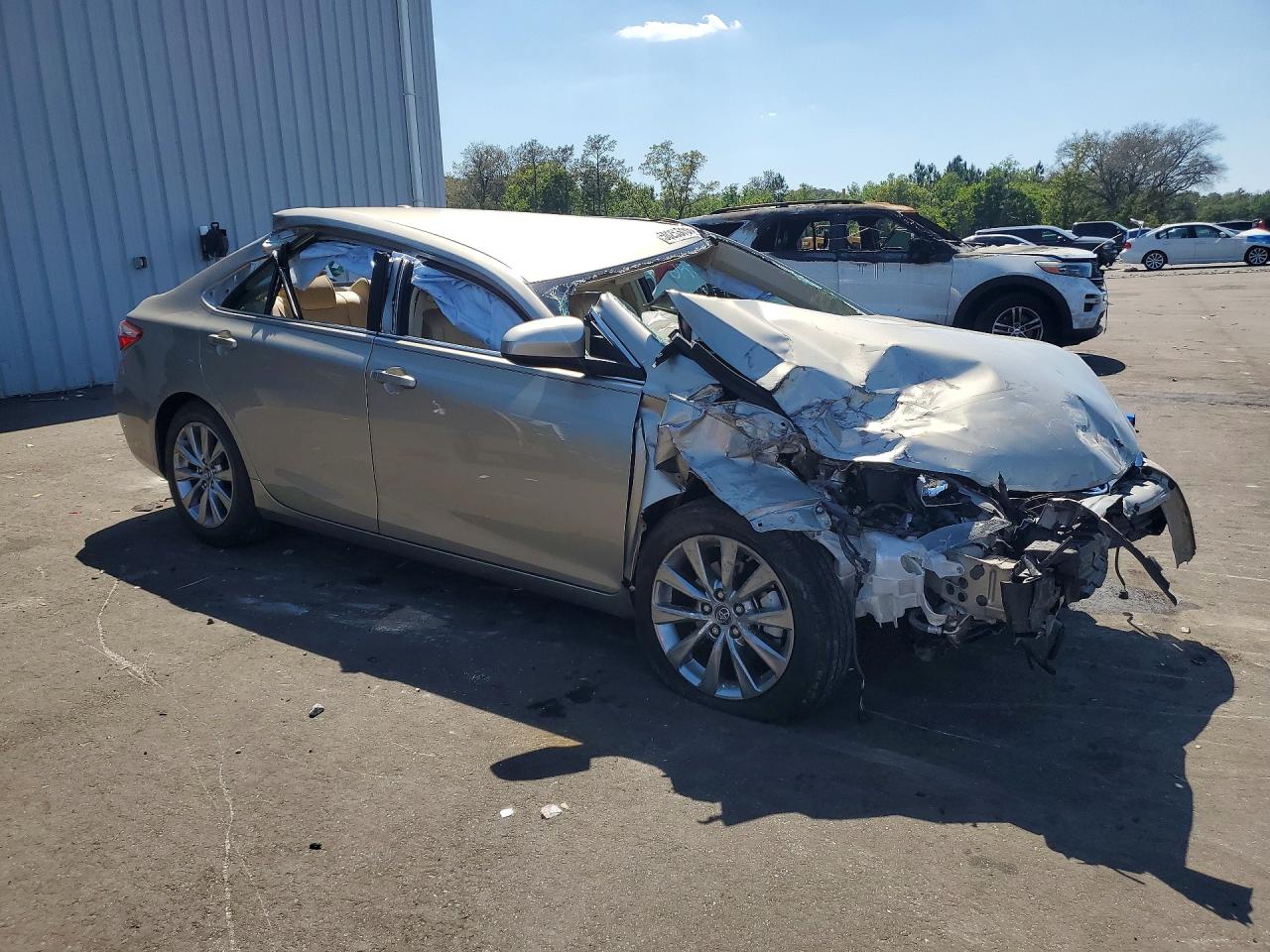 2016 TOYOTA CAMRY XLE photo 7