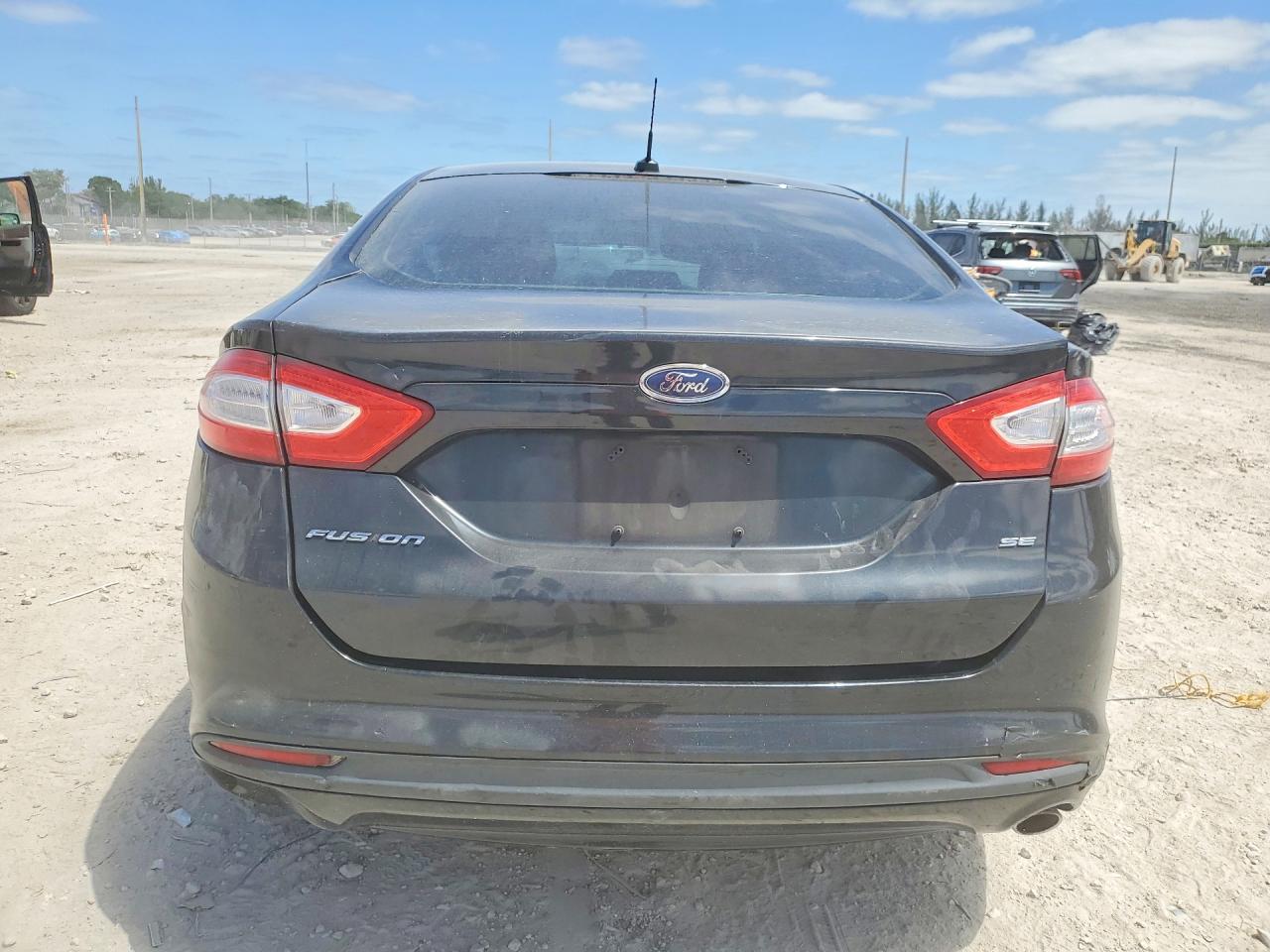 2014 FORD FUSION SE photo 11