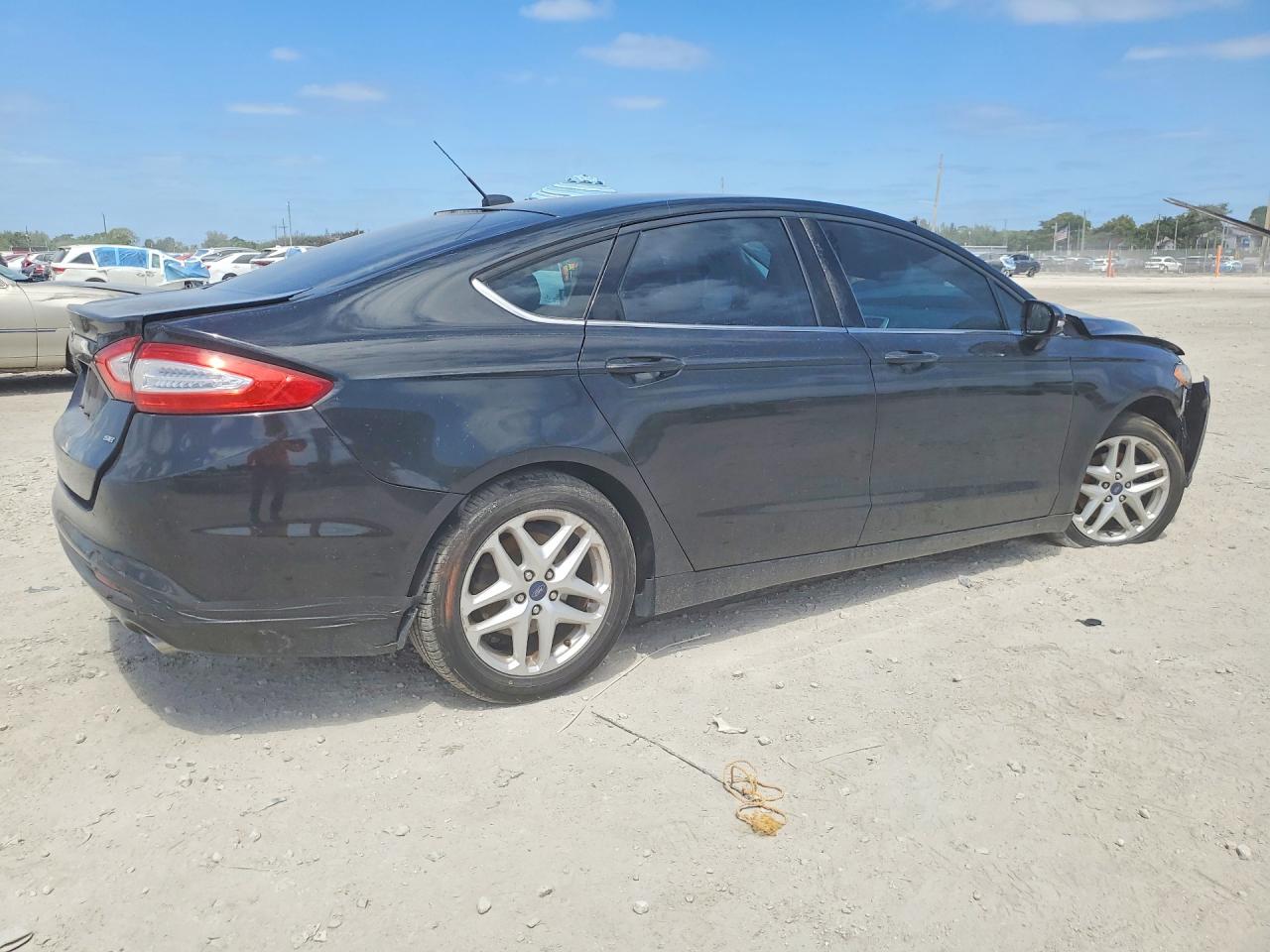 2014 FORD FUSION SE photo 5