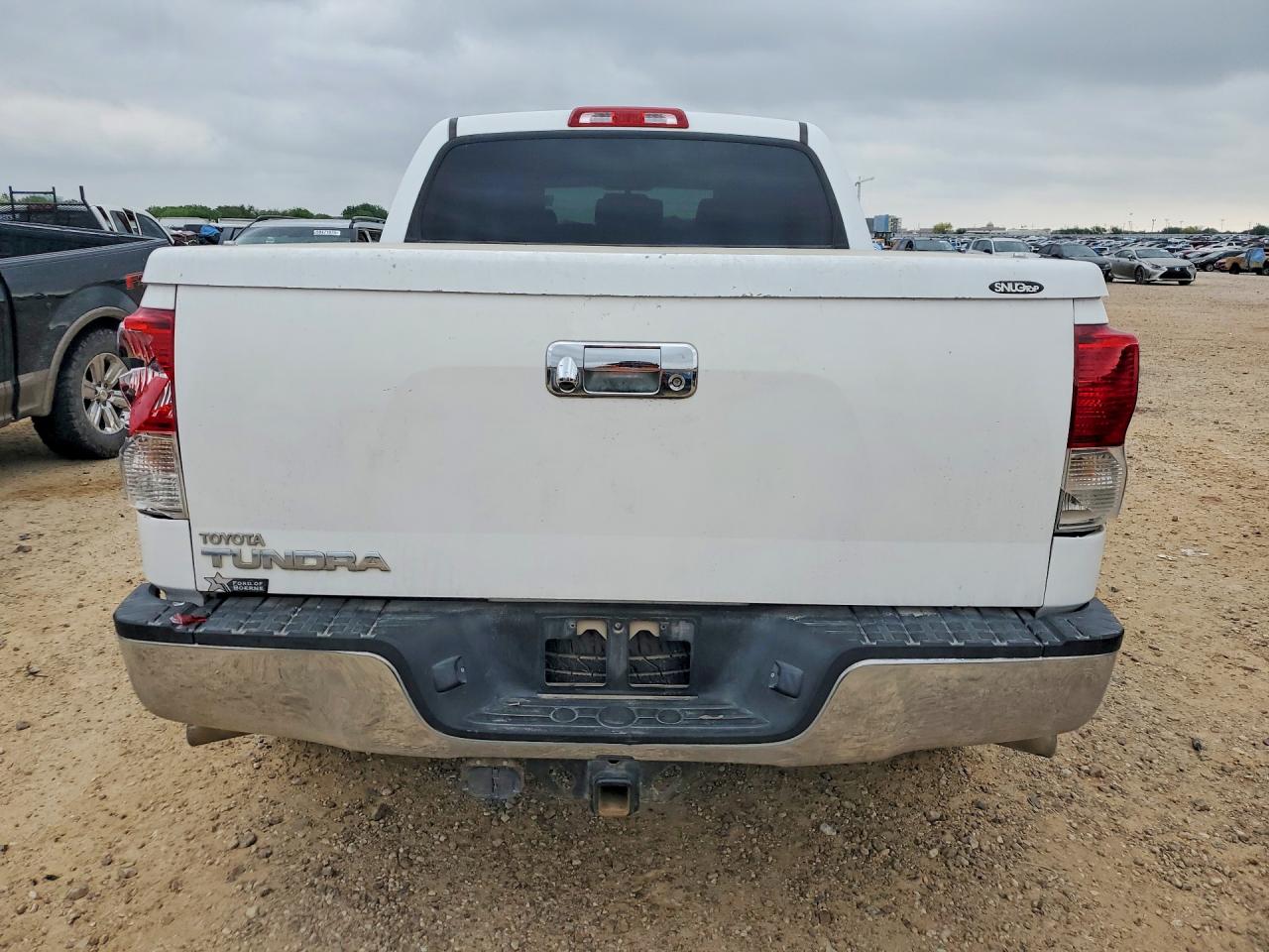 2010 TOYOTA TUNDRA CREWMAX SR5 photo 11