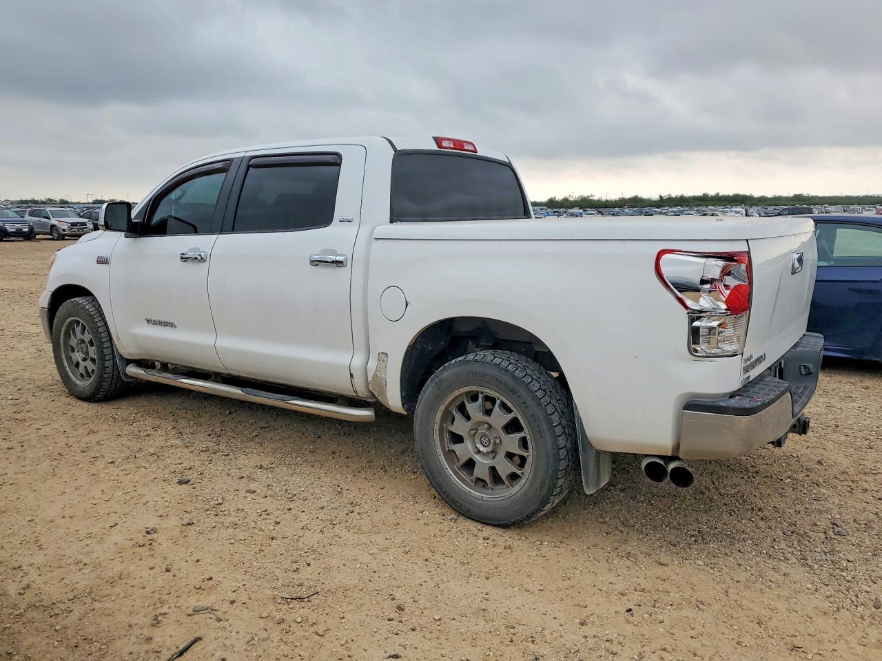 2010 TOYOTA TUNDRA CREWMAX SR5 photo 3