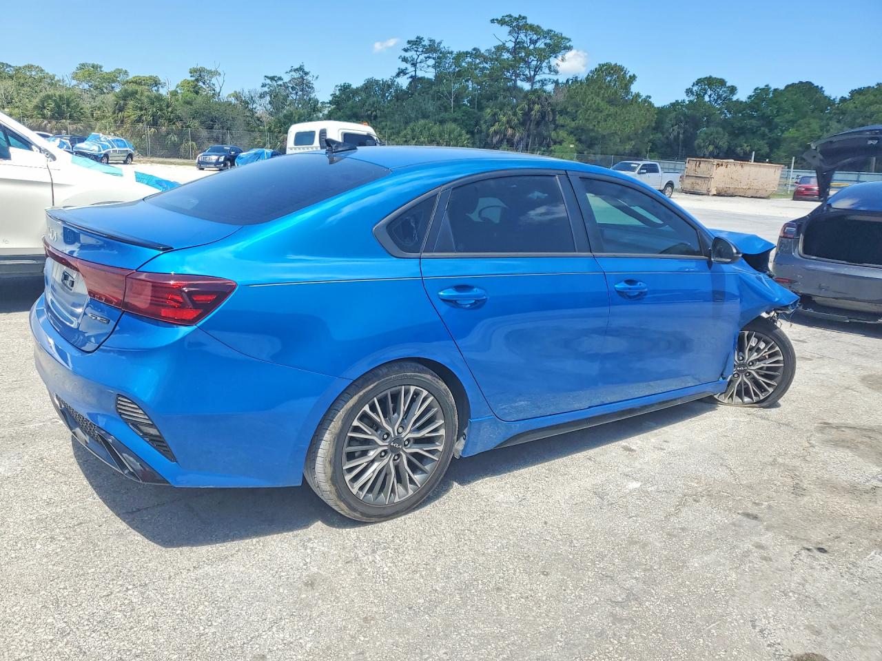 2023 KIA FORTE GT LINE photo 5