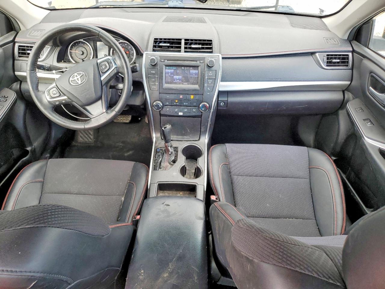 2017 TOYOTA CAMRY SE photo 8