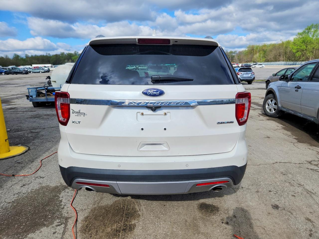 2016 FORD EXPLORER XLT photo 16